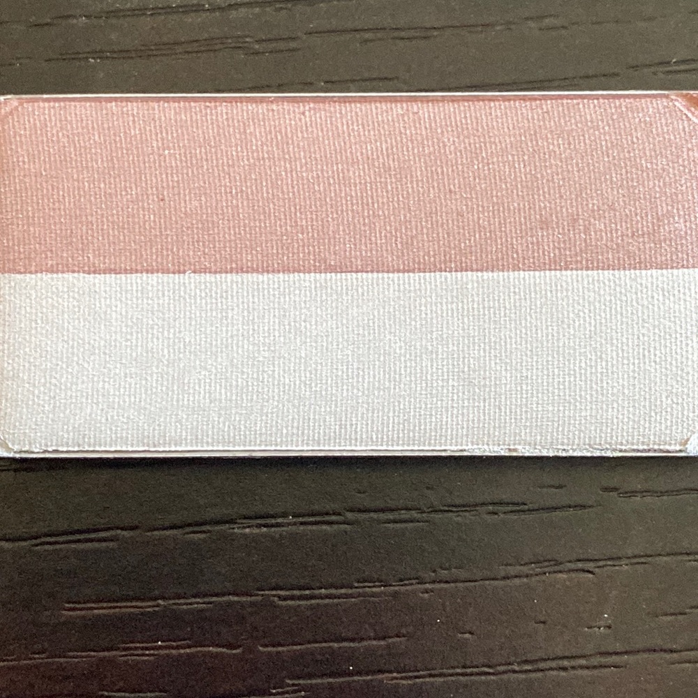 Mary Kay mineral highlighting powder